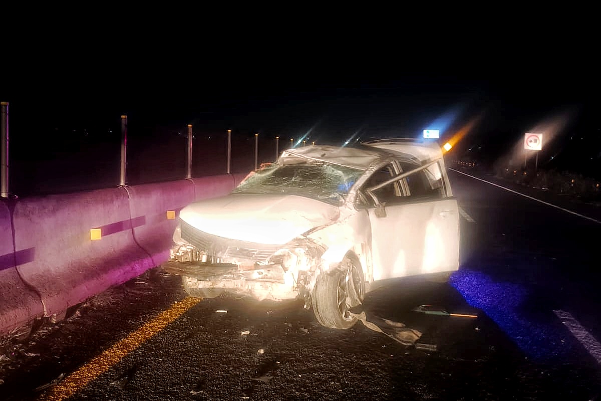 Policía municipal de Tlaxcala pone a disposición vehículo con notables huellas de accidente y abandono