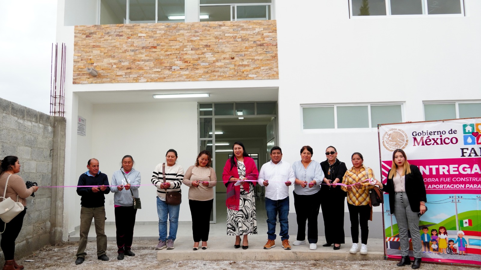 Rocío Meléndez encabeza la entrega del Centro Comunitario en San José Yoalcoatl