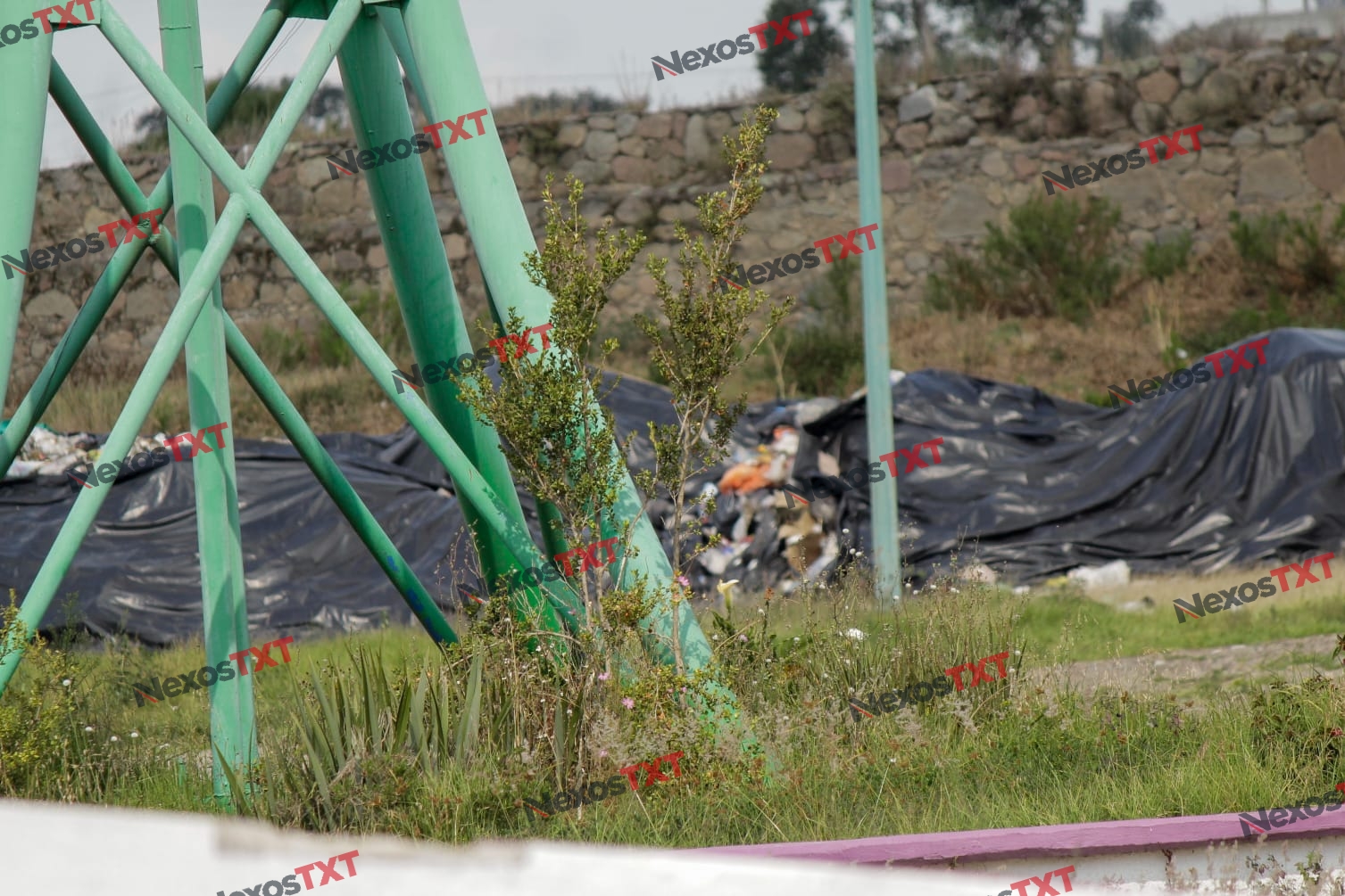 Acumulan basura en el recinto ferial de Chiautempan