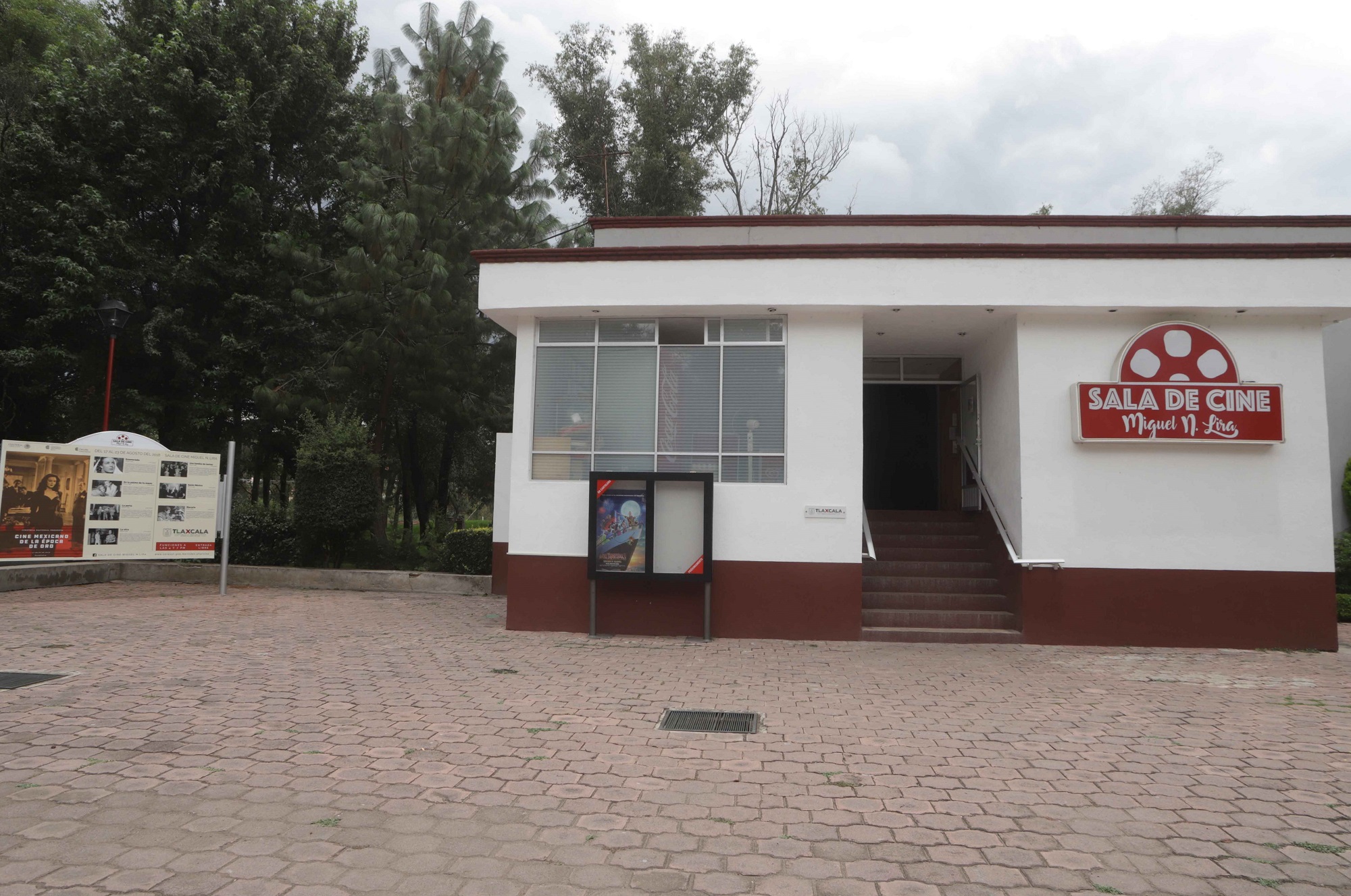 sala Miguel N. Lira
