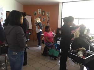 Abre curso de estilismo