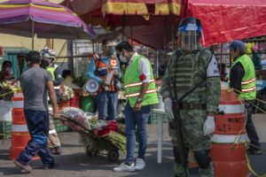 200416_CEPC_COVID_TIANGUIS_TLAXCALA_FILTRO_SANITARIO_03