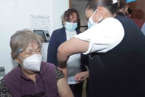 210215_SESA_COVID_INICIA_VACUNACION_01