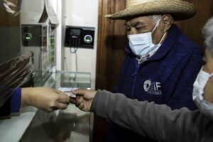 210217_ENTREGA_CHEQUES_SEGURO_VIDA_01
