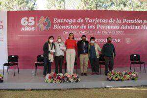 030122_BIENESTAR ENTREGA TARJETAS 1.jfif
