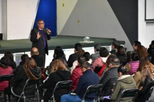 conferencia-a-docentes-de-cecyte