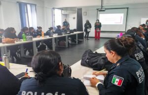 sensibiliza-cjm-policas-patrulla-rosa