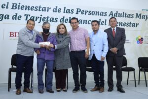 tarjetas-de-pension-adultos-mayores-lorena-cuellar