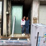 Entrega Kritsbey Pérez Flores calentadores solares a 40 familias de Tetlanohcan